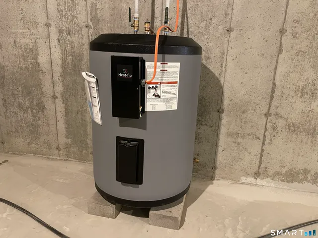 $589,000 | 76 Wauregan Road, Canterbury, CT 06331