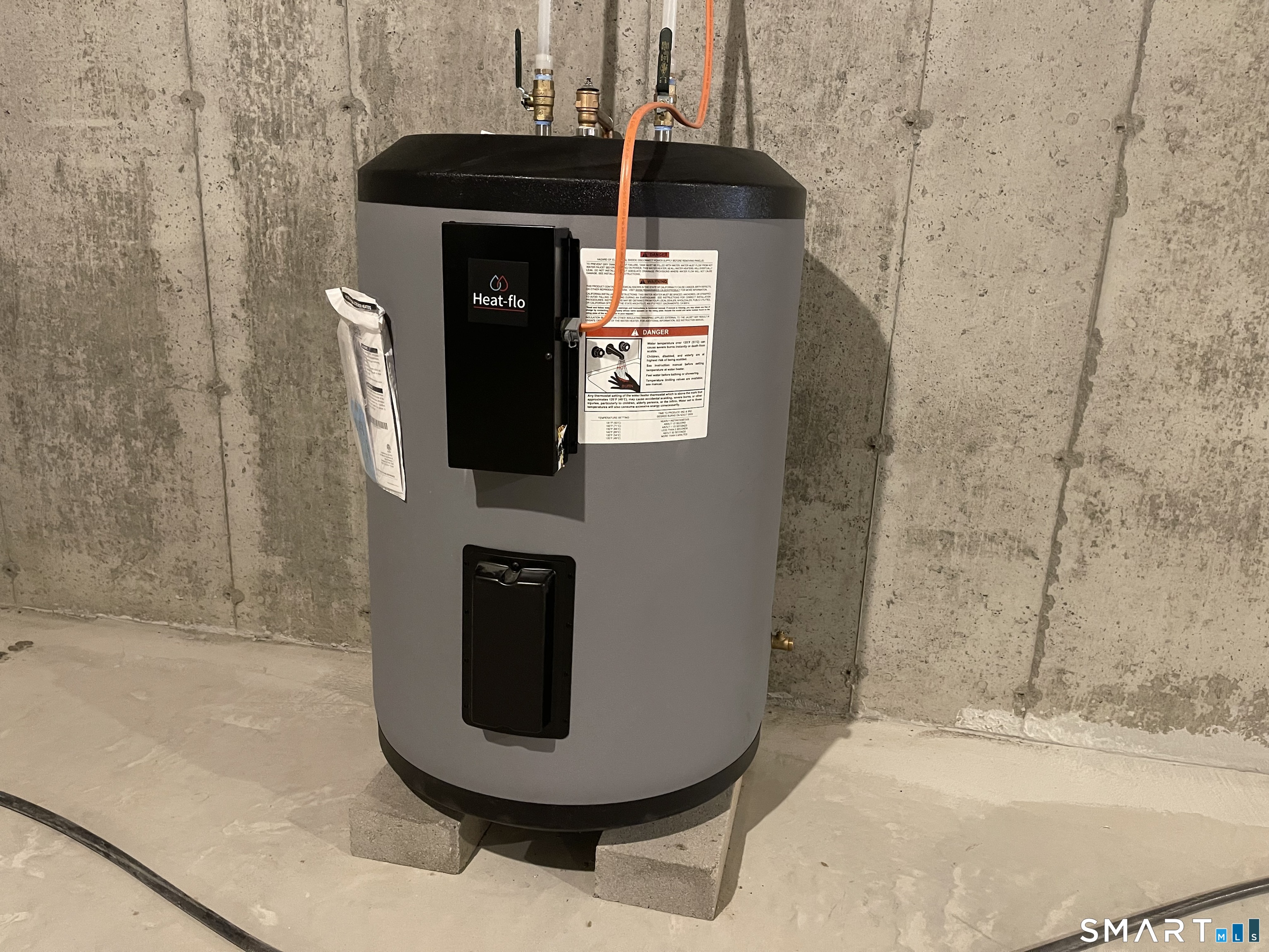 76 Wauregan Road Canterbury, CT 06331 - Photo 24 of 26 a bathroom with a sink and a mirror