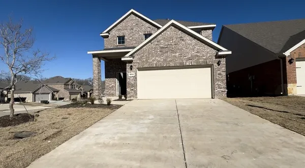$2,350 | 3941 Oak Crk Circle, Denison, TX 75020