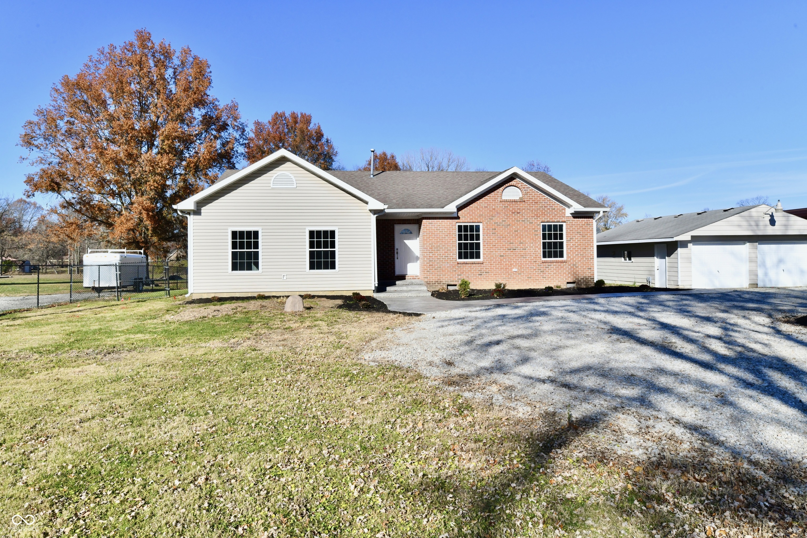 8874 West Old Fort Road Fortville, IN 46040 - Photo 3 of 37