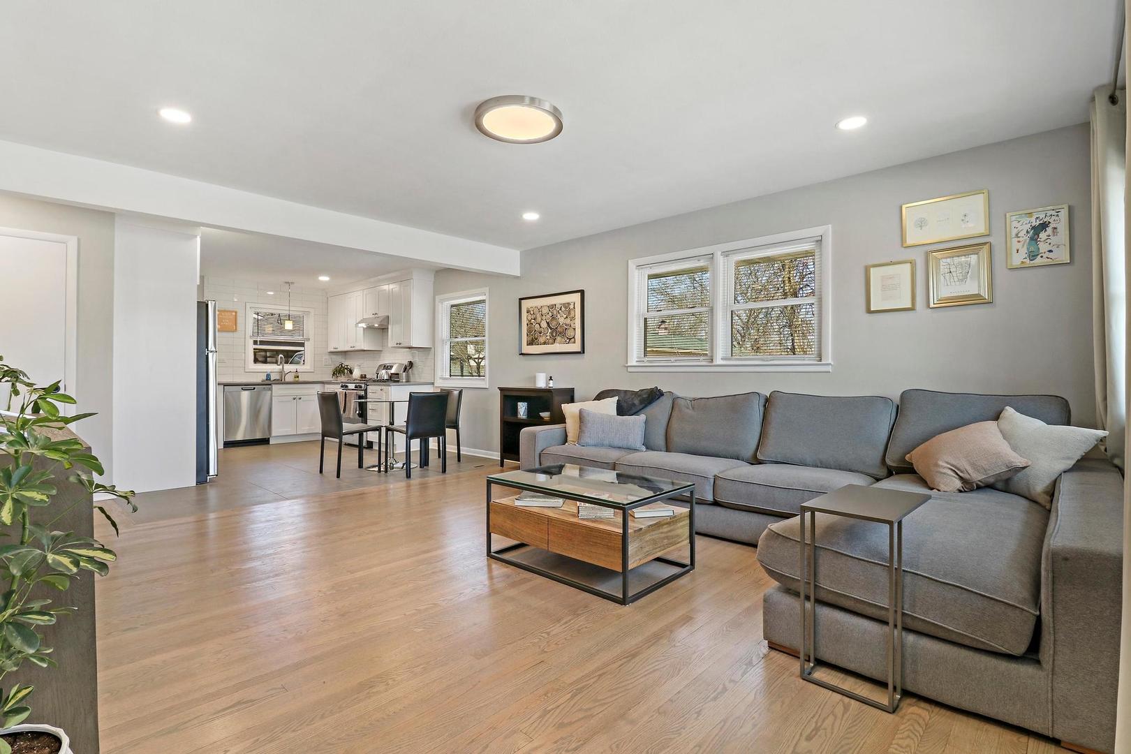 2532 North Jackson Street Waukegan, IL 60087 - Photo 12 of 29 a living room with furniture and wooden floor