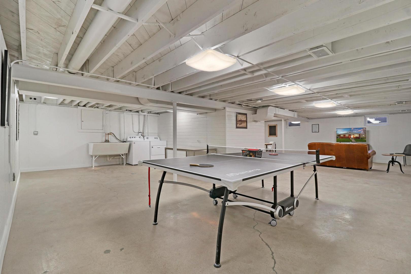 2532 North Jackson Street Waukegan, IL 60087 - Photo 24 of 29 a room with lots of furniture and a window