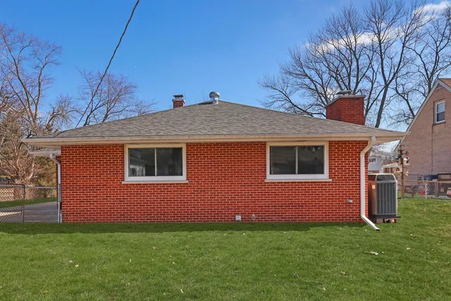 $339,000 | 2532 North Jackson Street, Waukegan, IL 60087