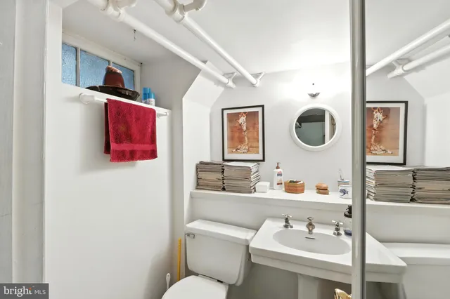 a view of utility room