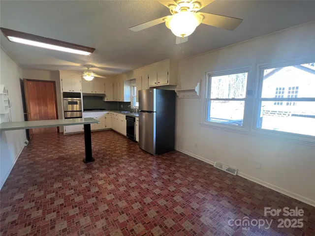 $299,900 | 901 Henry Street, Kings Mountain, NC 28086