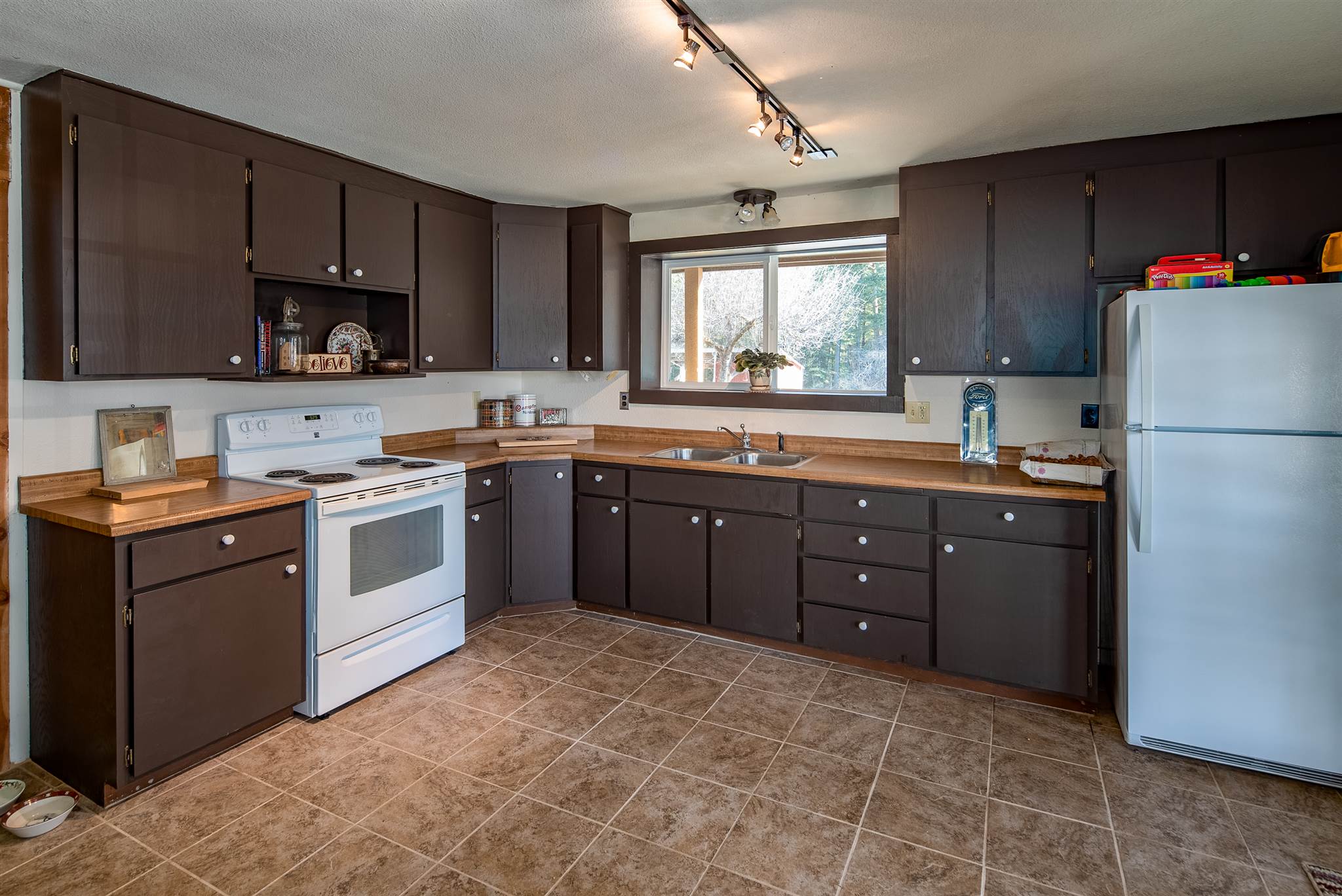 2142 Addy-Gifford Road, Unit B Addy, WA 99101 - Photo 20 of 41