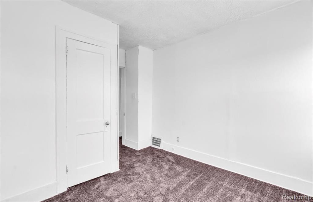 5573 Montclair Street Detroit, MI 48213 - Photo 35 of 40