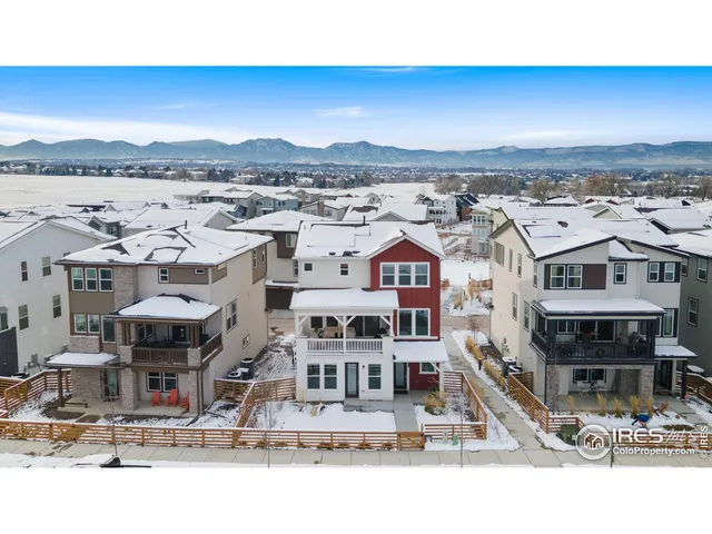 a picture of a city with tall buildings