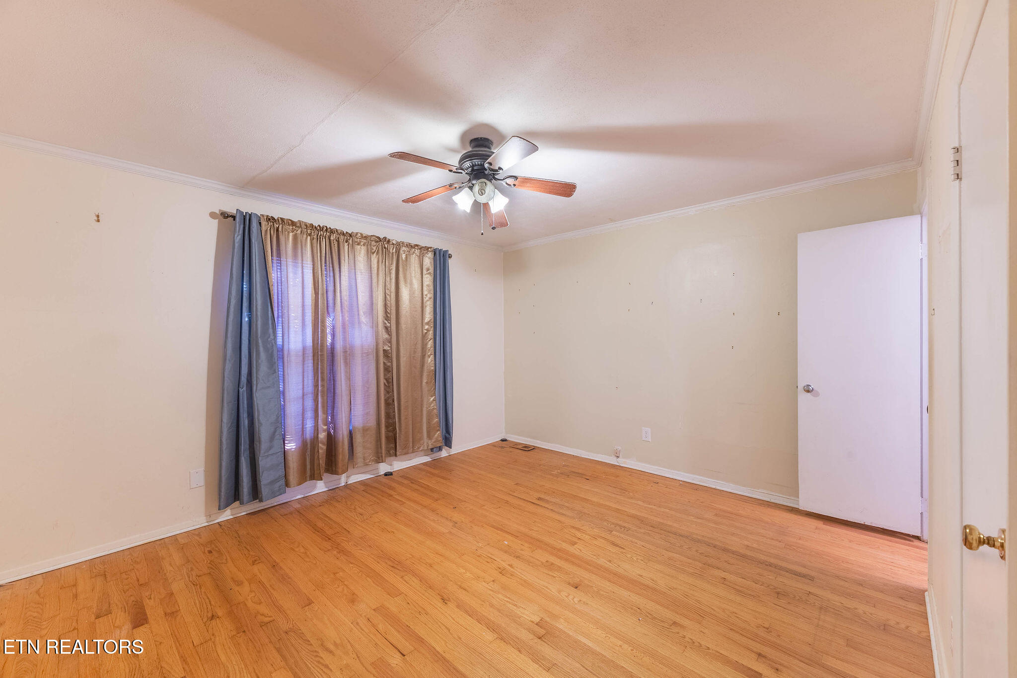 819 Patton Ferry Road Kingston, TN 37763 - Photo 21 of 38 Primary Bedroom