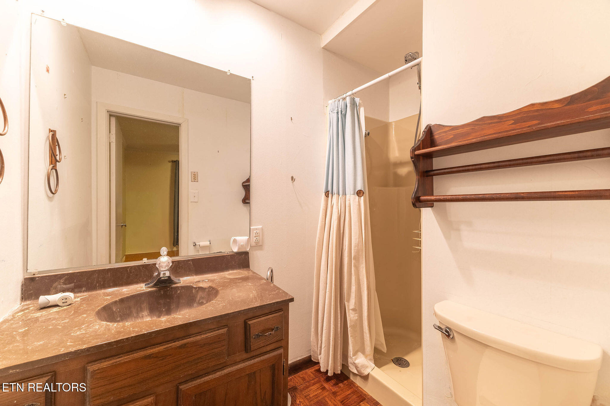 819 Patton Ferry Road Kingston, TN 37763 - Photo 23 of 38 Primary Bathroom