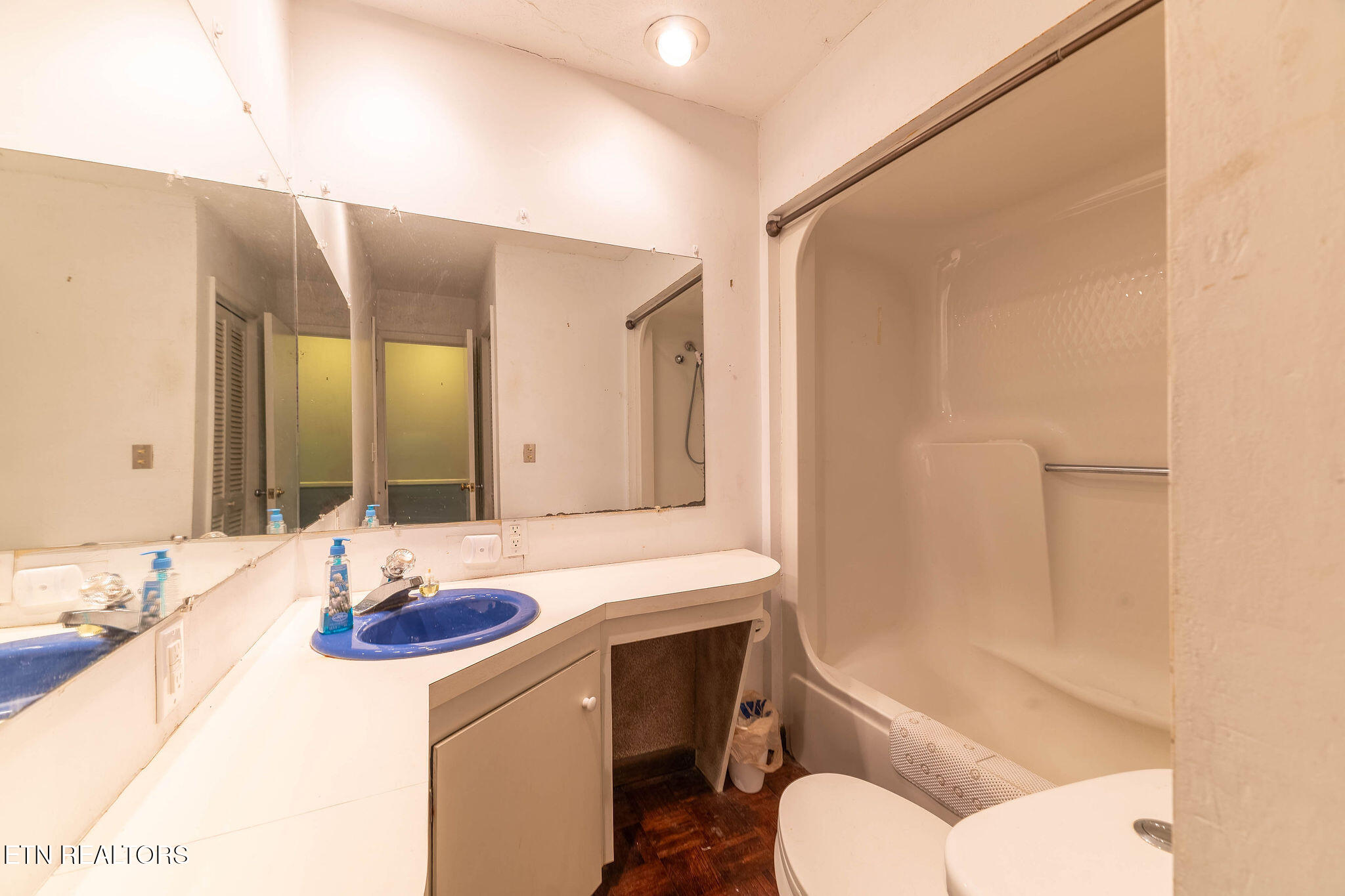 819 Patton Ferry Road Kingston, TN 37763 - Photo 24 of 38 Second Bathroom