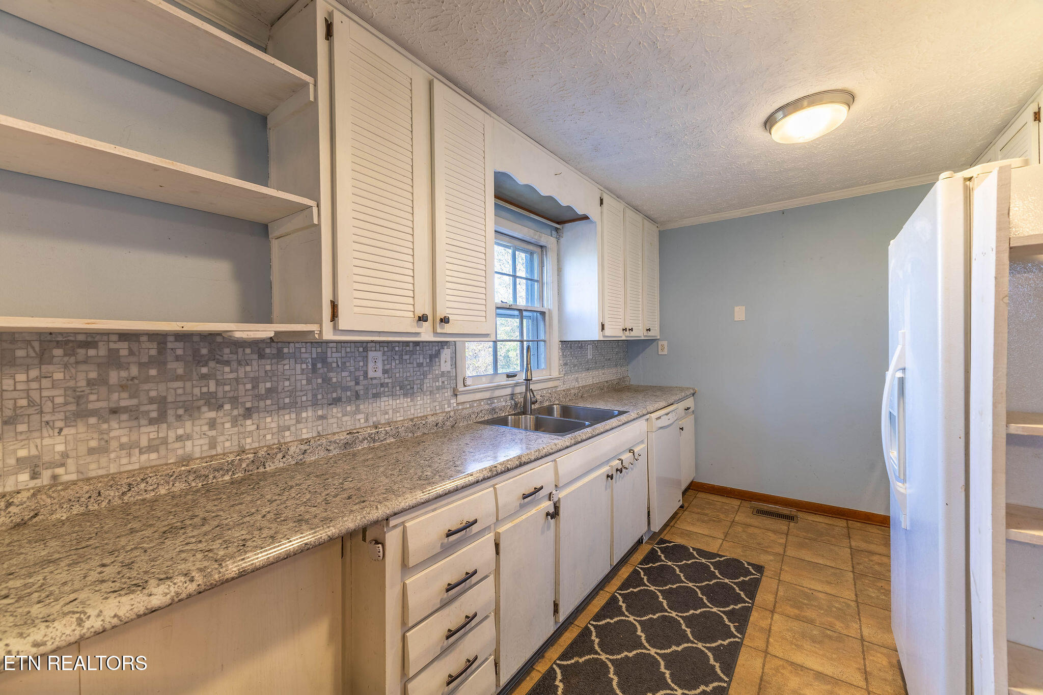 819 Patton Ferry Road Kingston, TN 37763 - Photo 9 of 38 Kitchen