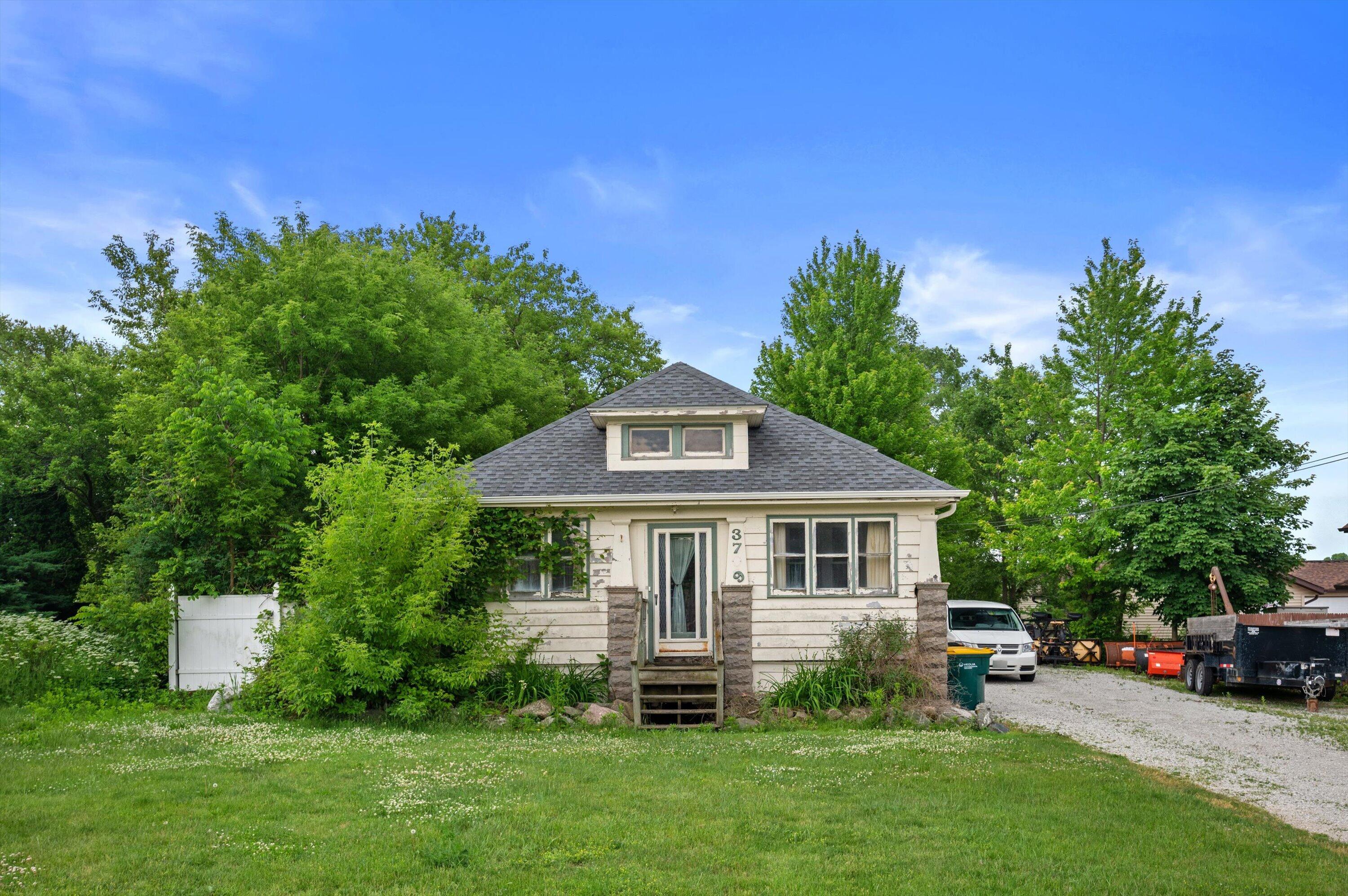 3709 East Ryan Road Oak Creek, WI 53154 - Photo 2 of 29 01-0003