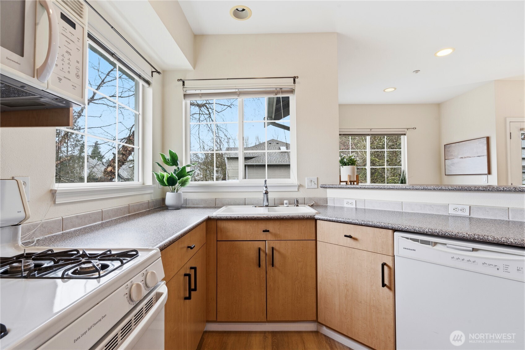 225 South 51st Street, Unit G Renton, WA 98055 - Photo 12 of 27