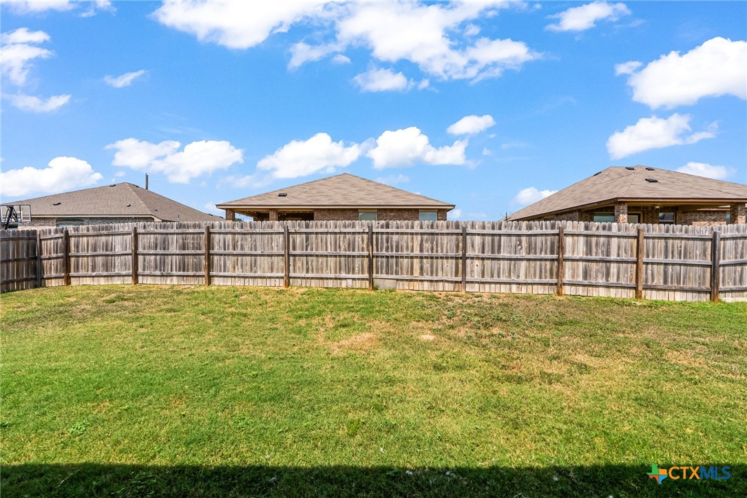201 Danielle Drive Killeen, TX 76542 - Photo 16 of 16 a view of a garden with a large tree