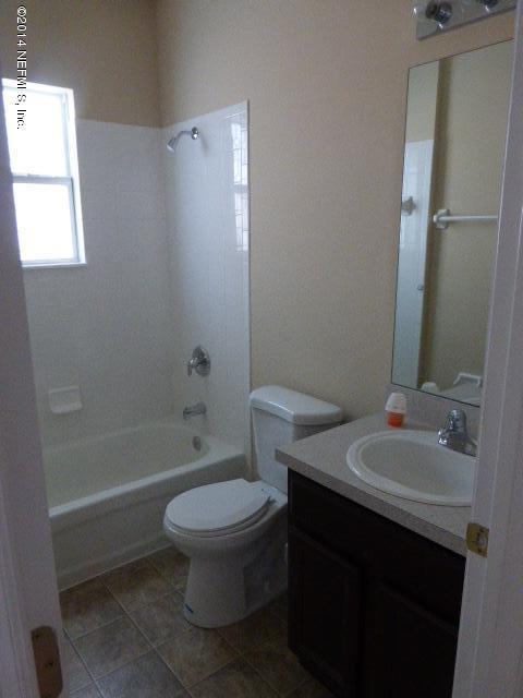 6064 Wakulla Springs Road Jacksonville, FL 32258 - Photo 10 of 17 HALL BATH 1