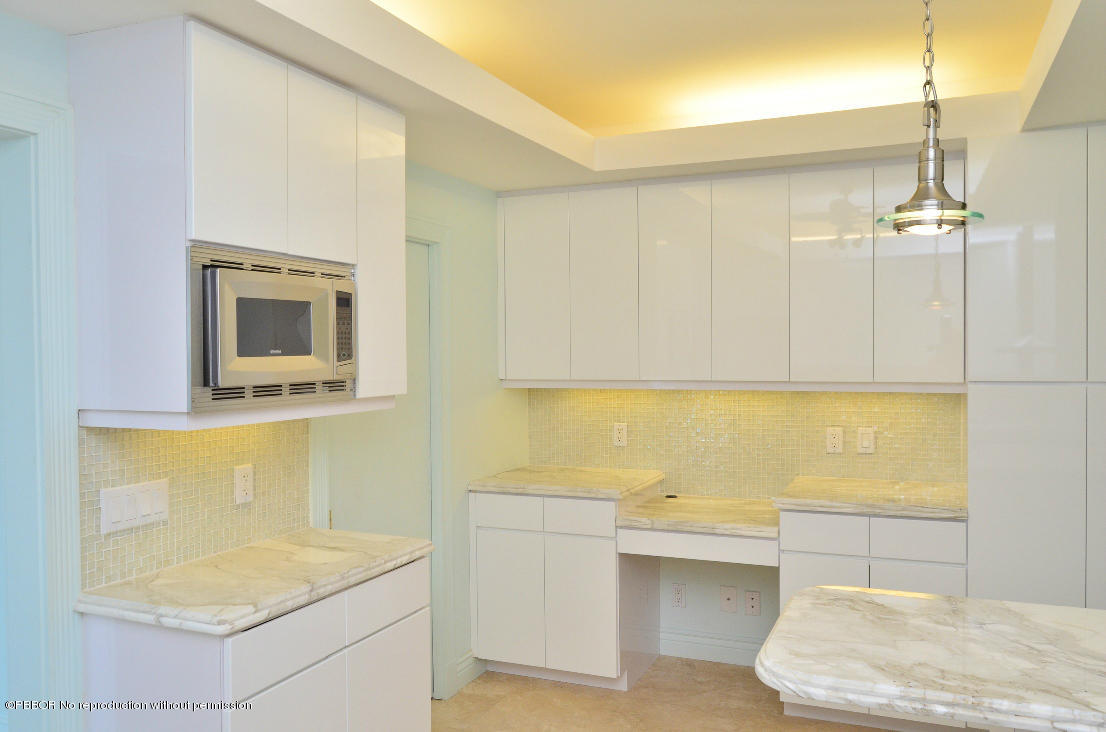2150 Ibis Isle Road, Unit 9 Palm Beach, FL 33480 - Photo 9 of 20 Kitchen 2