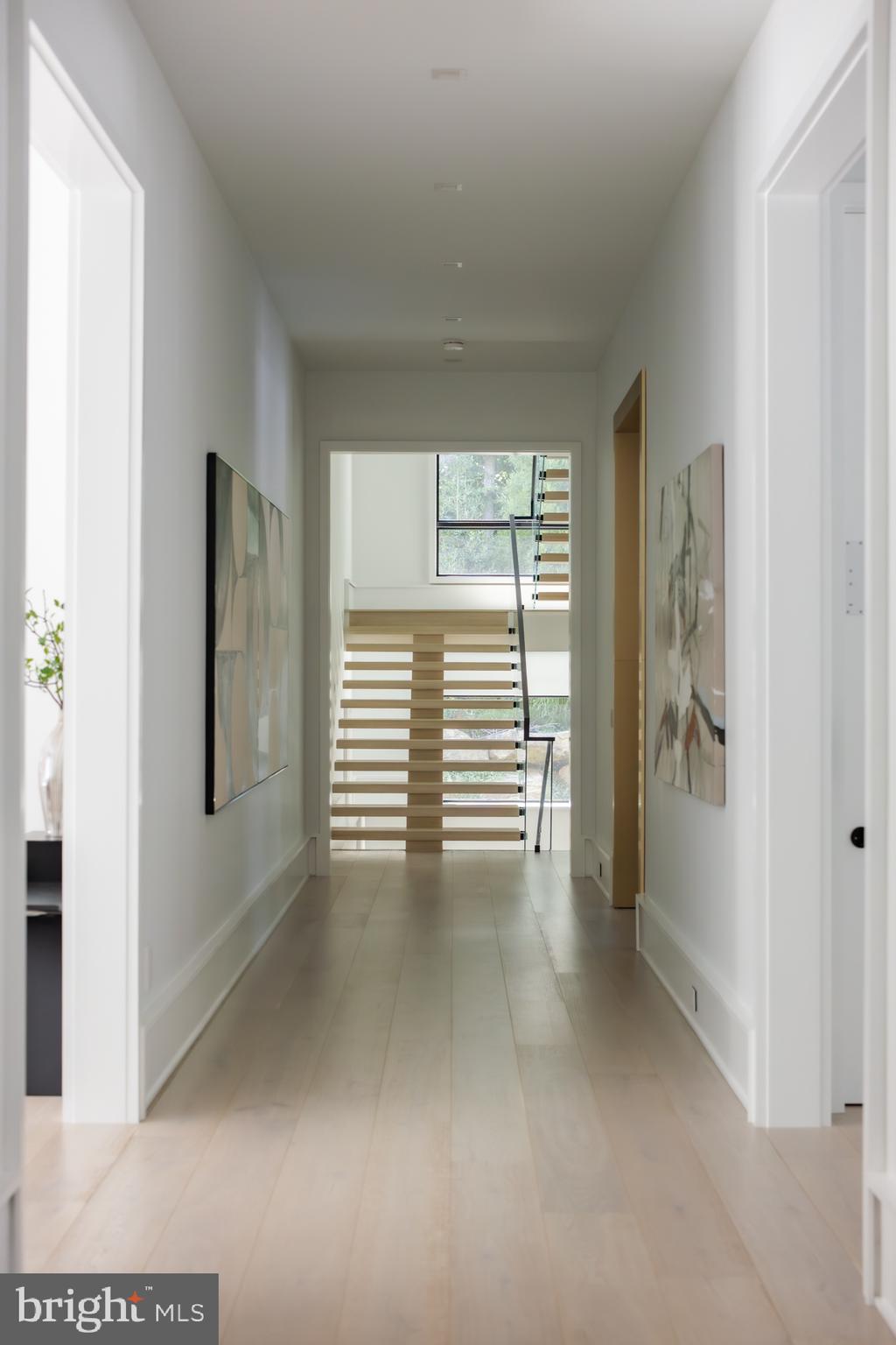6501 Bright Mountain Road McLean, VA 22101 - Photo 11 of 50 Second floor hallway