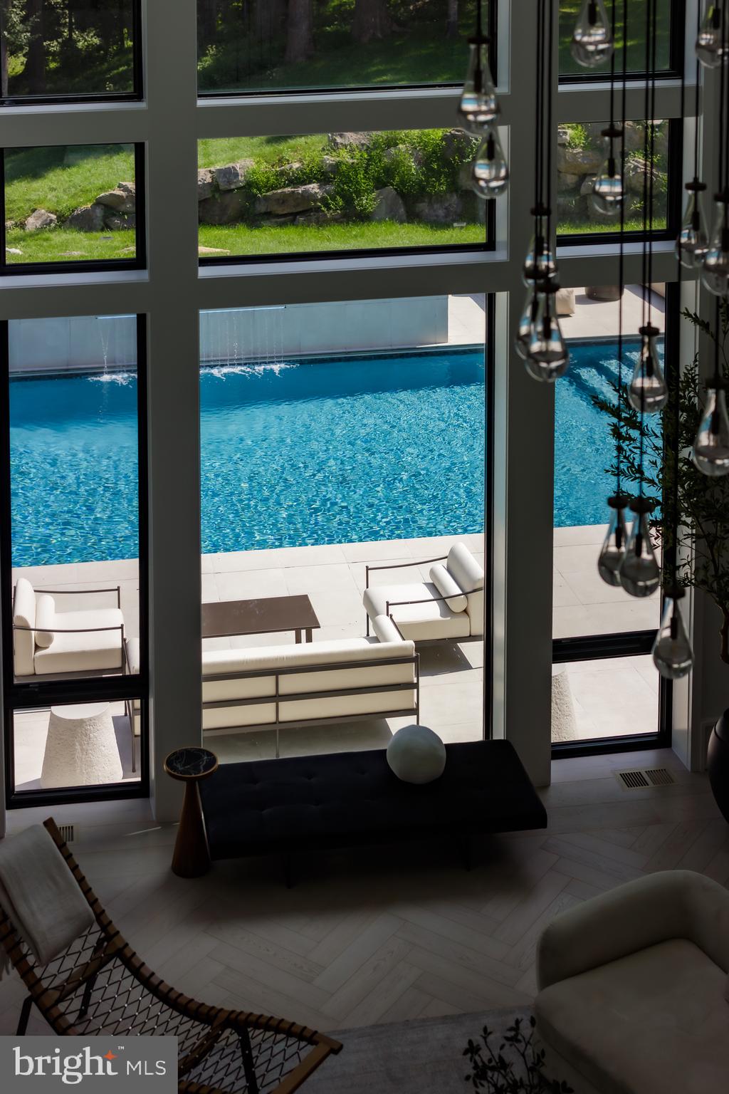 6501 Bright Mountain Road McLean, VA 22101 - Photo 22 of 50 Floor to ceiling windows