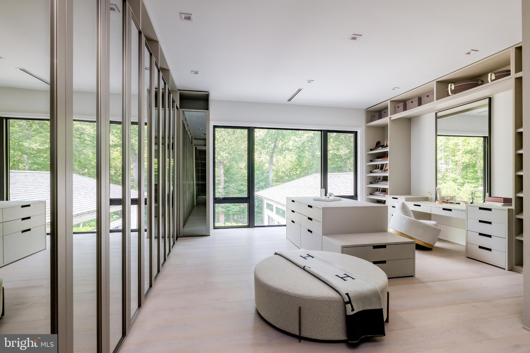 6501 Bright Mountain Road McLean, VA 22101 - Photo 32 of 50 Primary dressing room