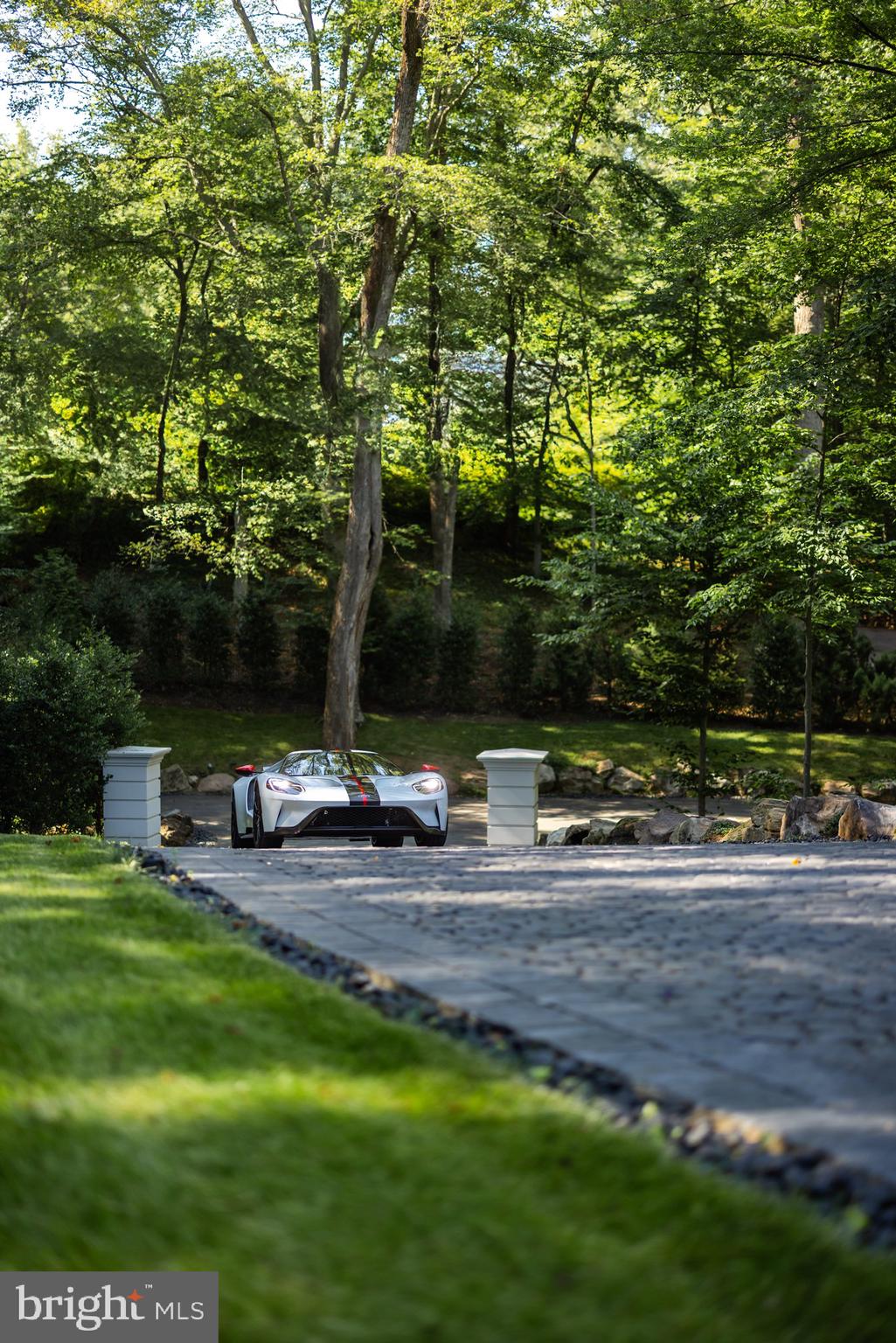 6501 Bright Mountain Road McLean, VA 22101 - Photo 45 of 50 Driveway detail