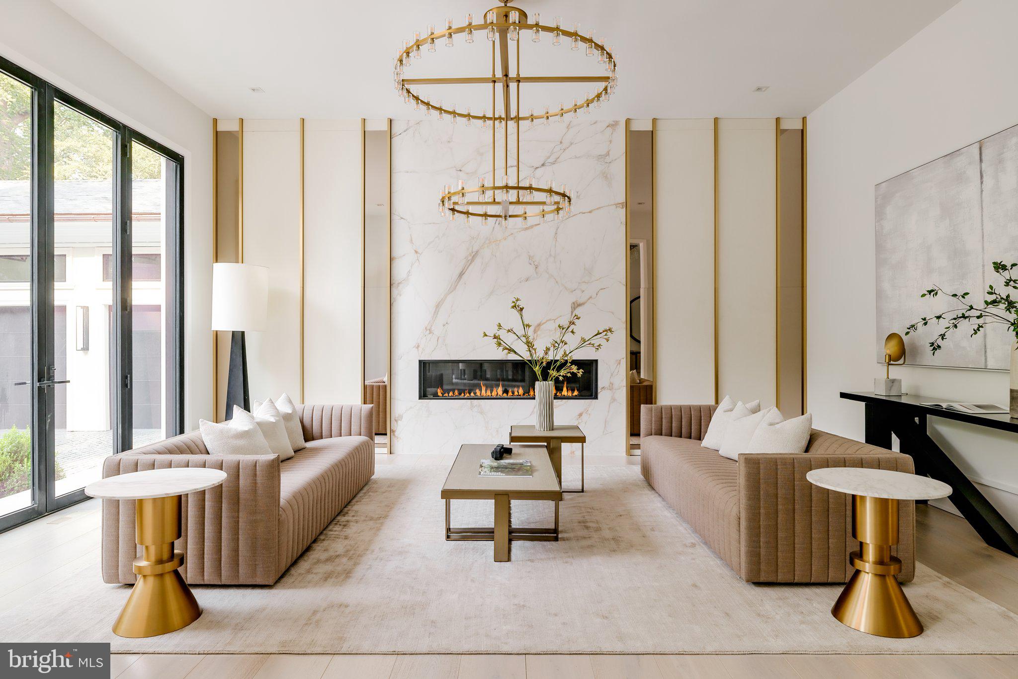 6501 Bright Mountain Road McLean, VA 22101 - Photo 8 of 50 Living room