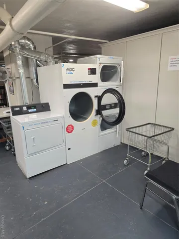 $139,000 | 141 Woodmere Boulevard, Unit 6C, Woodmere, NY 11598