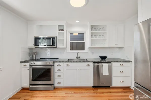 $3,500 | 3811 Northeast 89th Street, Seattle, WA 98115