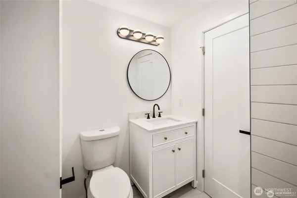 $3,500 | 3811 Northeast 89th Street, Seattle, WA 98115