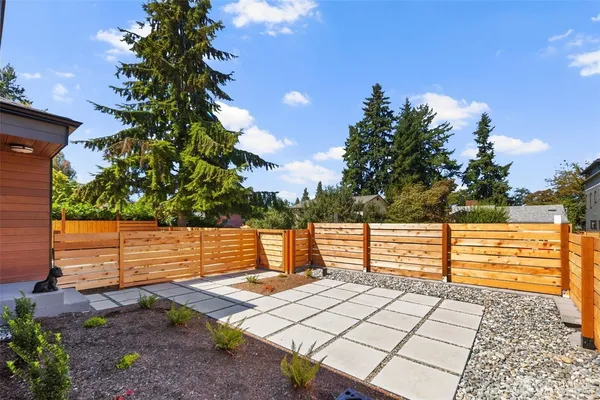 $3,500 | 3811 Northeast 89th Street, Seattle, WA 98115