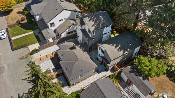 $3,500 | 3811 Northeast 89th Street, Seattle, WA 98115