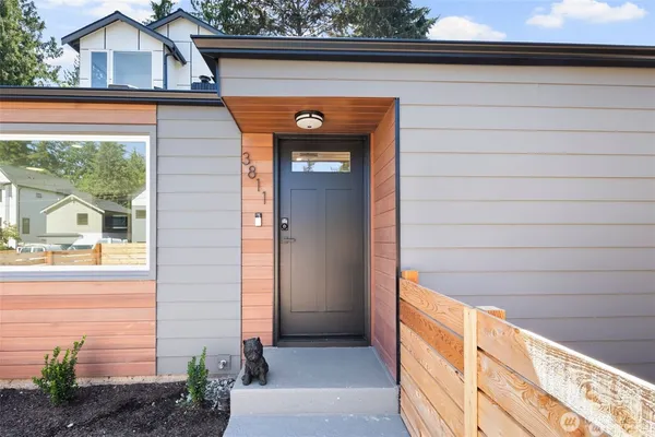 $3,500 | 3811 Northeast 89th Street, Seattle, WA 98115