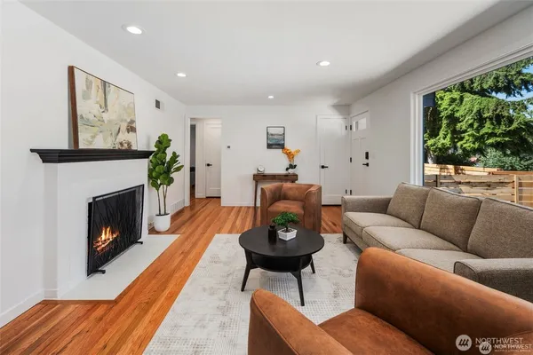 $3,500 | 3811 Northeast 89th Street, Seattle, WA 98115