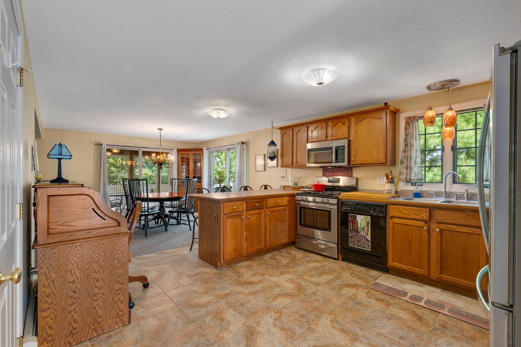 1 Manitoba Road Mashpee, MA 02649 - Photo 5 of 20 1 Manitoba - Kitchen