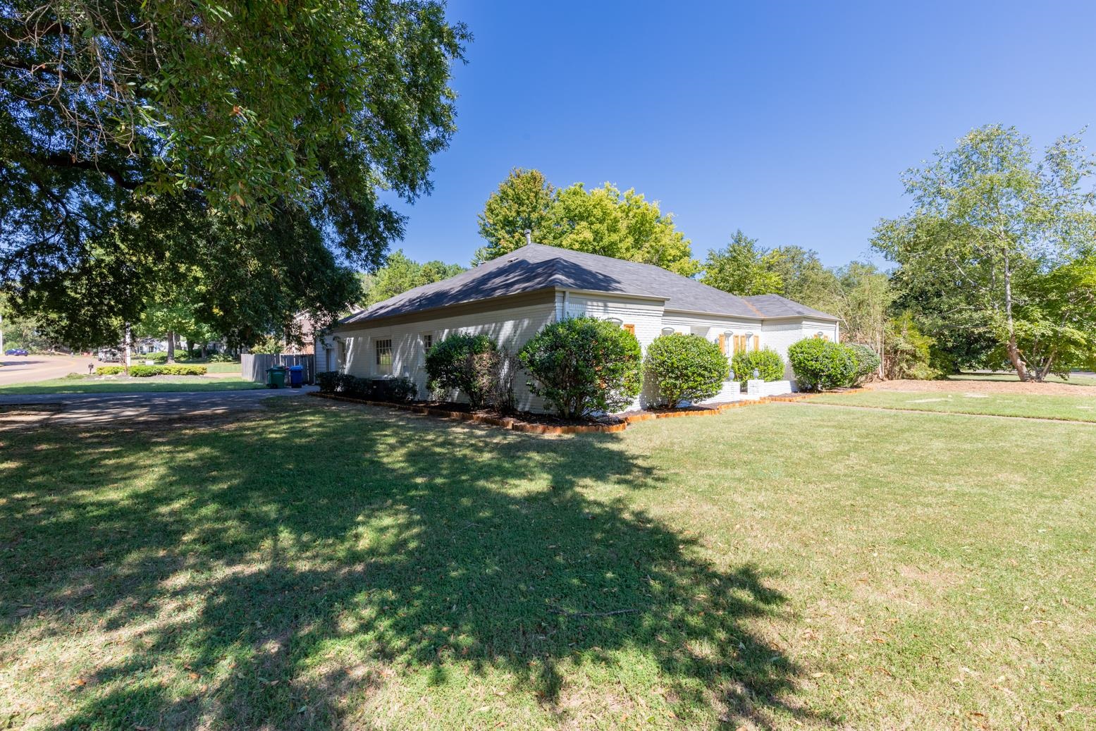 1677 Miller Farms Road Germantown, TN 38138 - Photo 4 of 25 Gallery Image 4