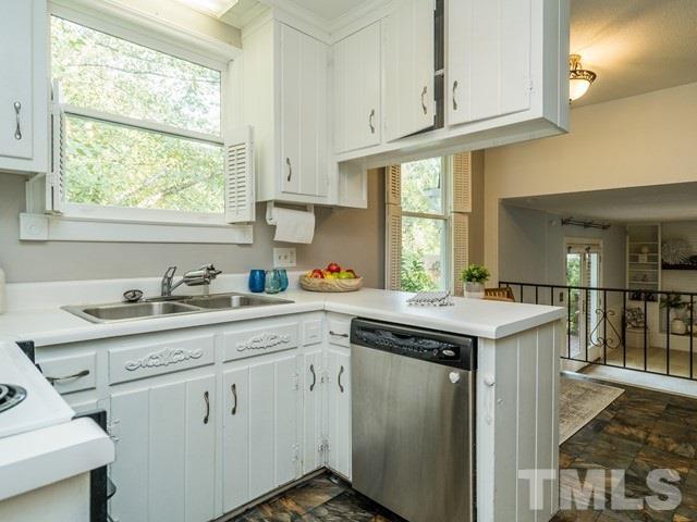 3605 Wheaton Place Raleigh, NC 27609 - Photo 13 of 26