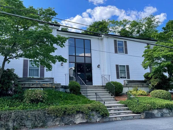 $2,200 | 19 Hart Street, Unit 4, Wakefield, MA 01880