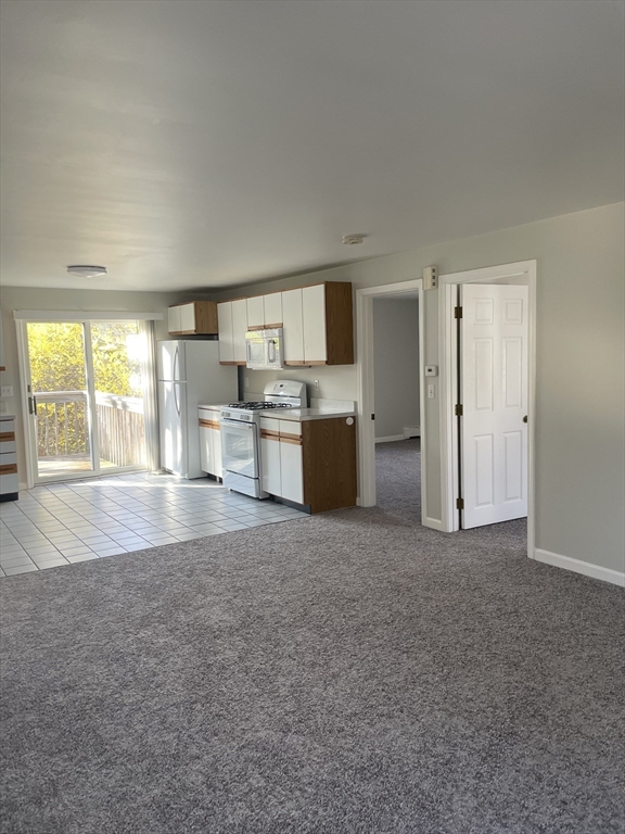 19 Hart Street, Unit 4 Wakefield, MA 01880 - Photo 8 of 22