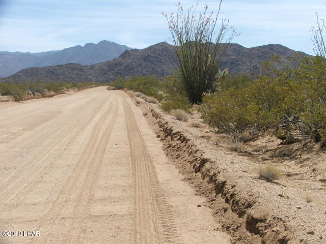3539 East Cicio Road Yucca, AZ 86438 - Photo 2 of 11 20180606021058848100000000-o