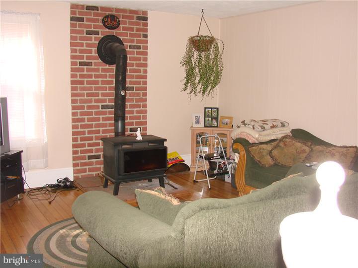 1837 Forest Grove Road New Hope, PA 18938 - Photo 5 of 25 Living Room