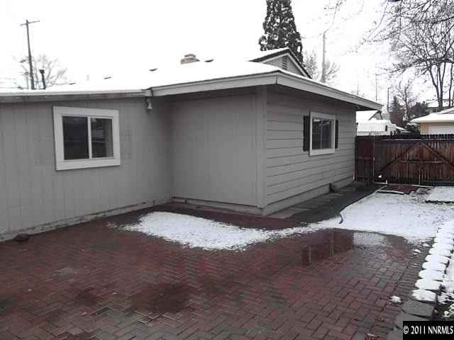 1401 Elizabeth Street Reno, NV 89509 - Photo 11 of 12 a backyard of a house