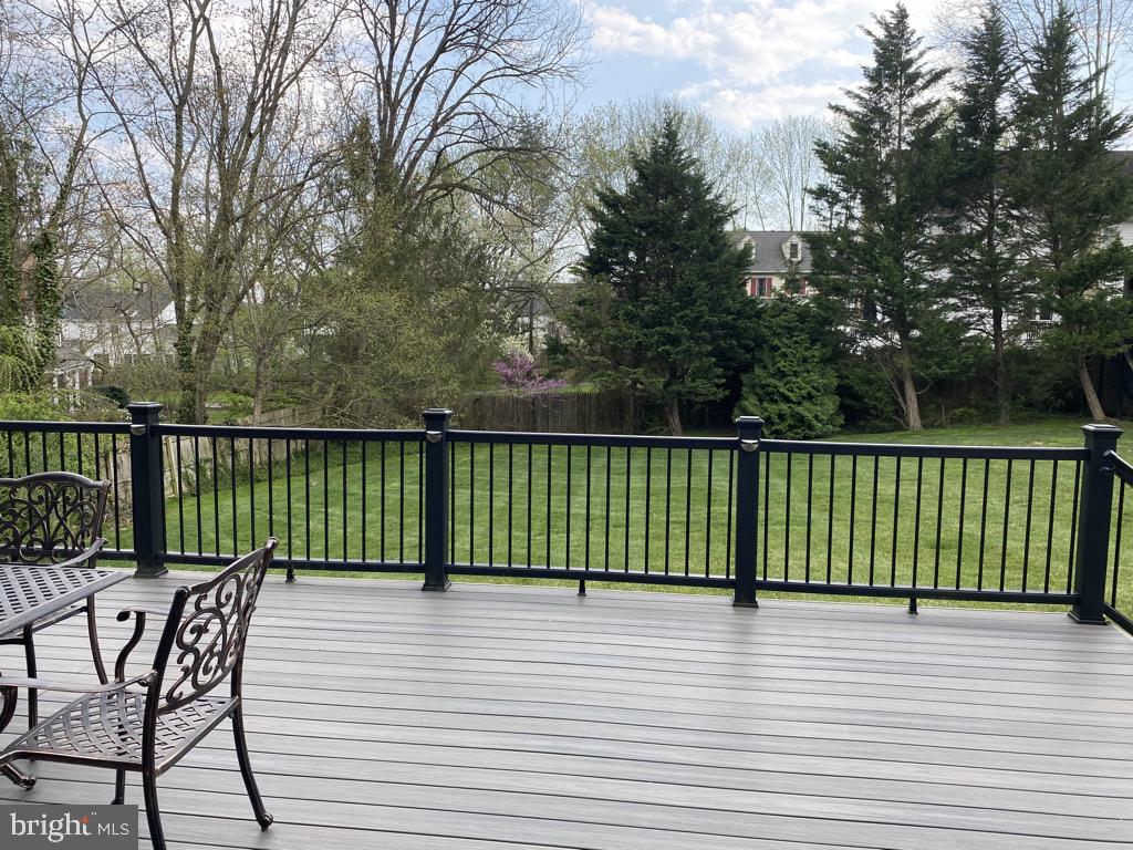 7205 Elizabeth Drive McLean, VA 22101 - Photo 2 of 39 1/2 Acre Close-in McLean