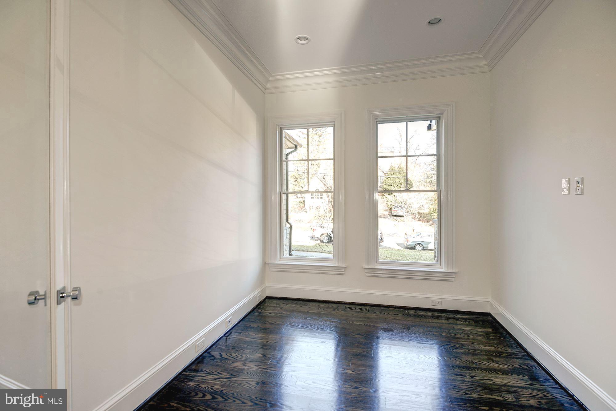 7205 Elizabeth Drive McLean, VA 22101 - Photo 15 of 39 Second Office/Den