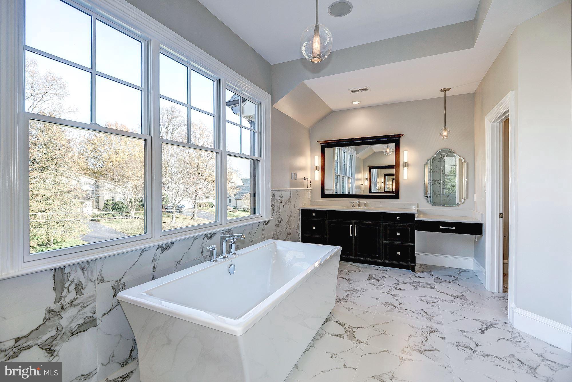 7205 Elizabeth Drive McLean, VA 22101 - Photo 21 of 39 Separate Vanities