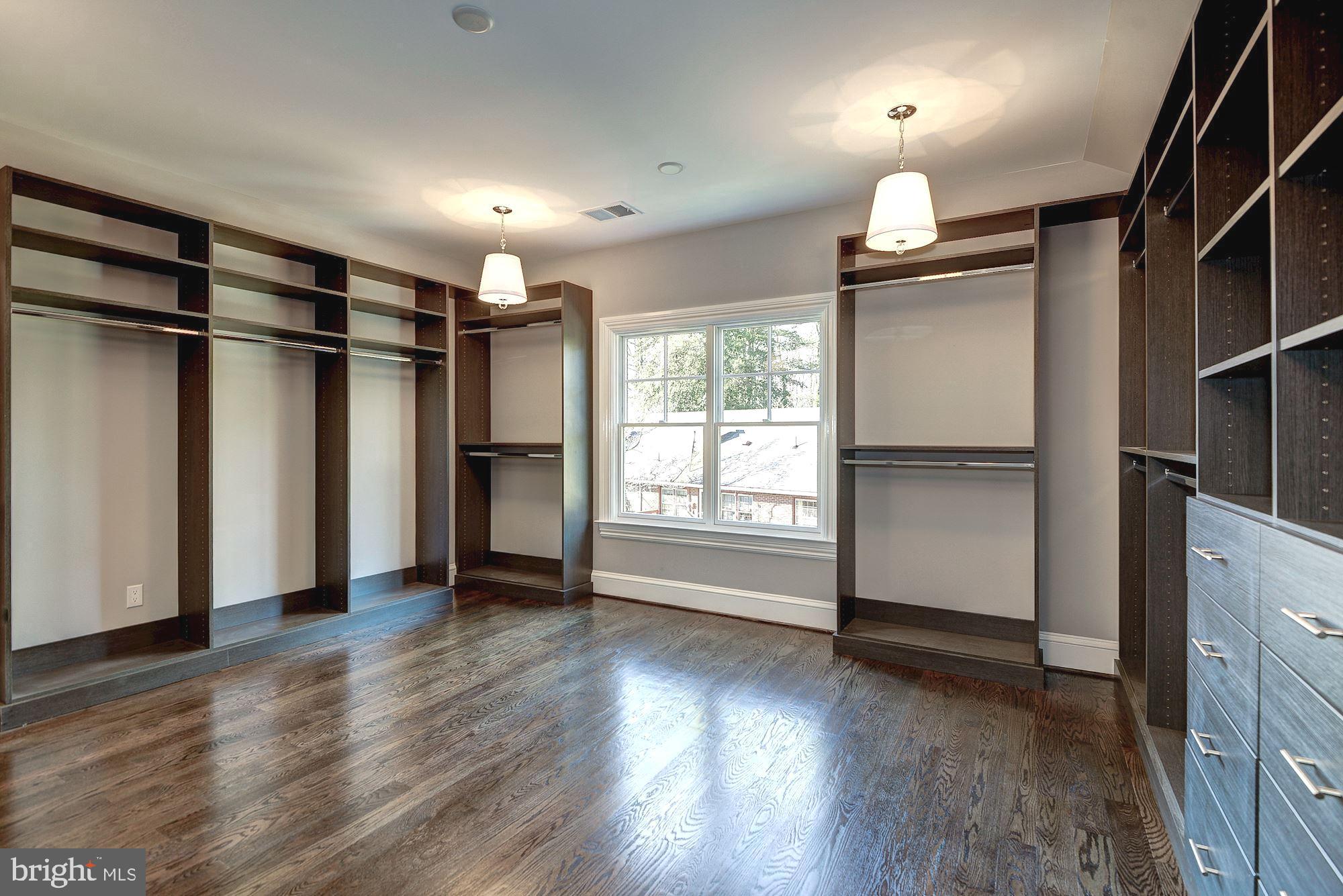 7205 Elizabeth Drive McLean, VA 22101 - Photo 24 of 39 Primary Bedroom Closet