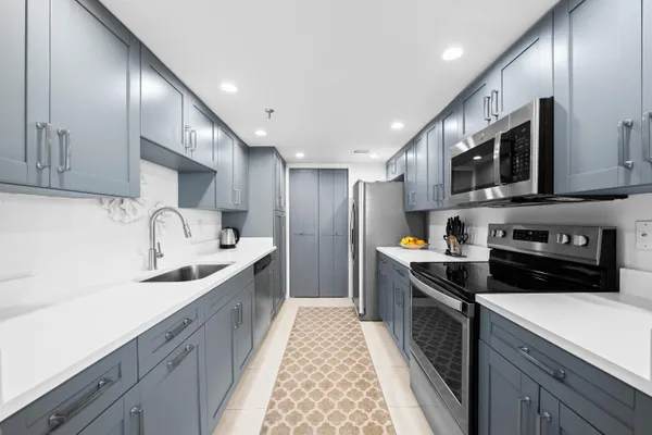 $450,000 | 859 Jeffery Street, Unit 306, Boca Raton, FL 33487