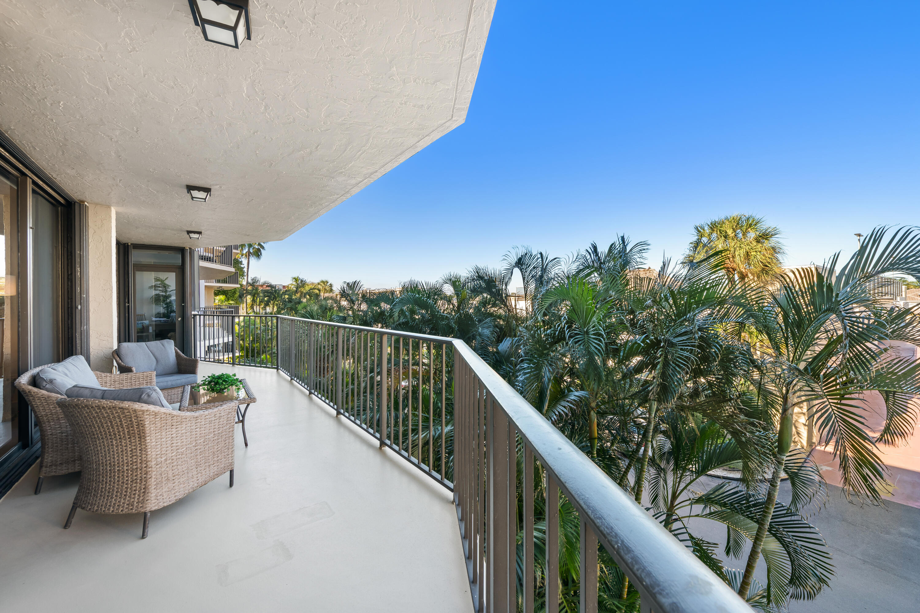 859 Jeffery Street, Unit 306 Boca Raton, FL 33487 - Photo 13 of 59 DSC_7977