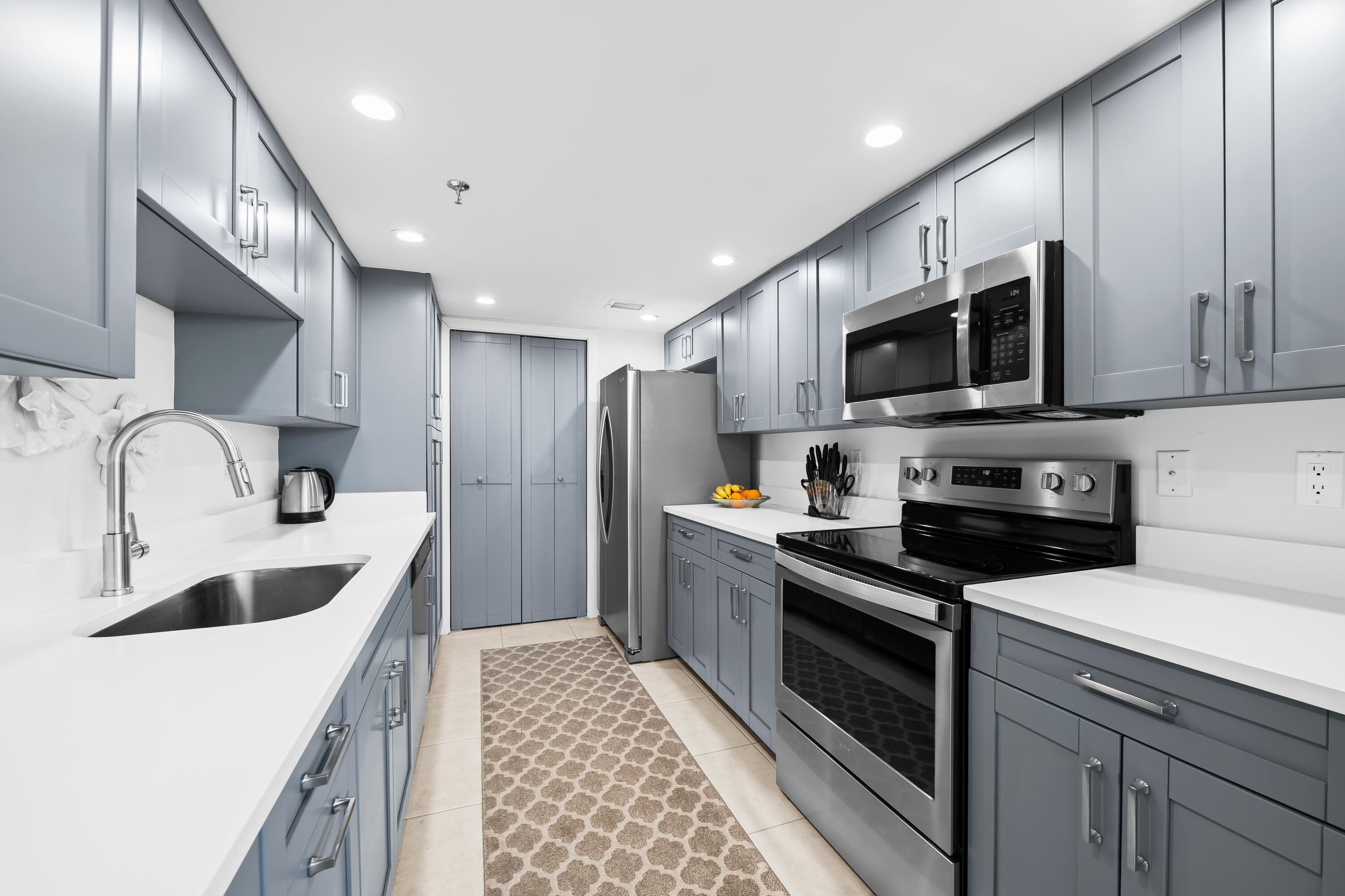 859 Jeffery Street, Unit 306 Boca Raton, FL 33487 - Photo 2 of 59 DSC_7998