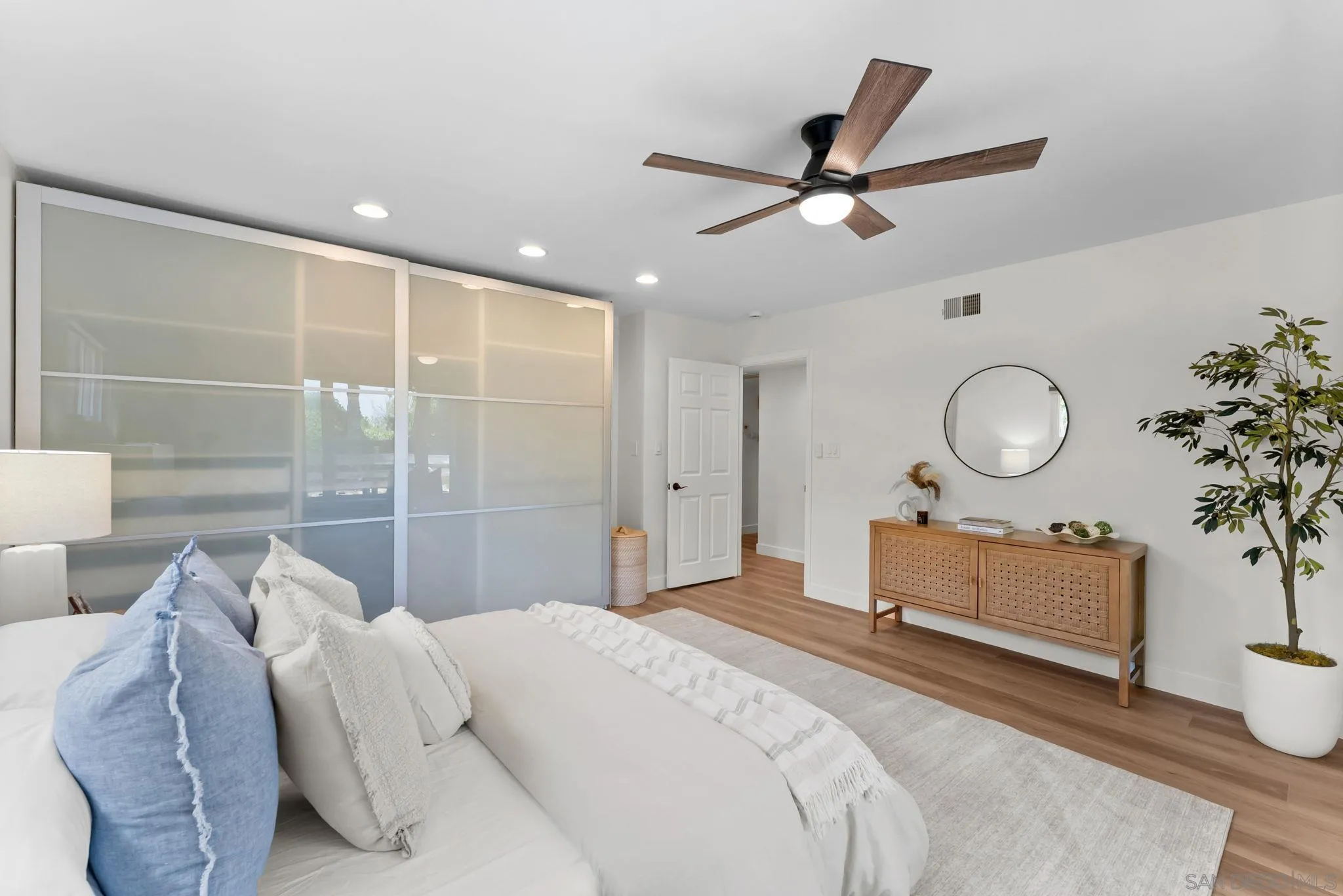 12832 Stone Canyon Road Poway, CA 92064 - Photo 27 of 60 a bed room with a bed and a window