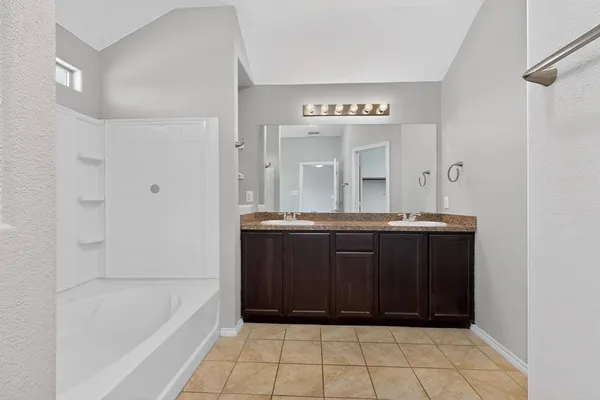 $2,200 | 6353 Spokane Drive, Fort Worth, TX 76179